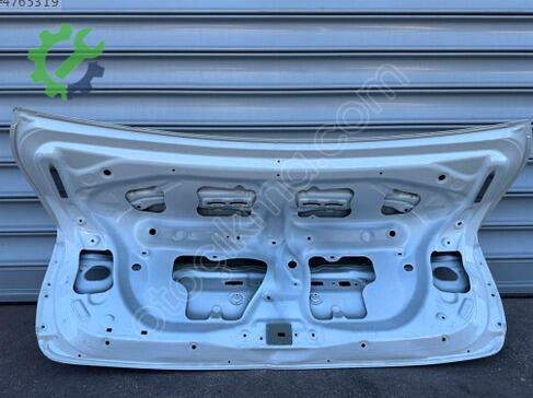 Toyota Avensis Bagaj Kapağı çıkma parça
