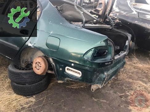 Toyota Avensis Sol Arka Çamurluk çıkma parça