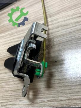 Toyota Corolla Bagaj Kilidi 64610-12310 çıkma parça