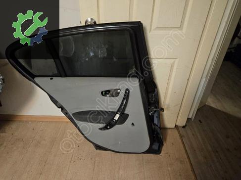 BMW 1 Serisi Sol Arka Kapı çıkma parça