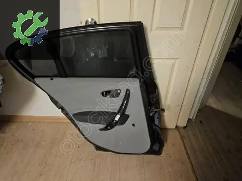 BMW 1 Serisi Sol Arka Kapı çıkma parça