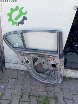 BMW 1 Serisi Sol Arka Kapı çıkma parça