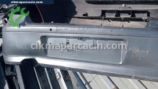 BMW 1 Serisi Arka Tampon çıkma parça