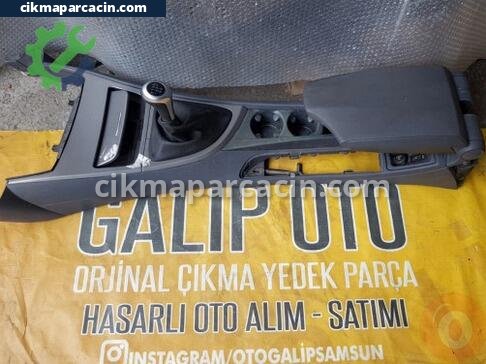 BMW 1 Serisi Orta Konsol çıkma parça