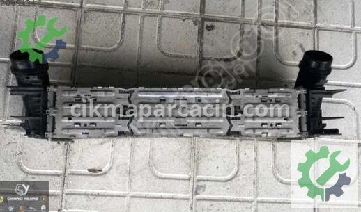 BMW 3 Serisi Intercooler Radyatörü 17517618809 çıkma parça
