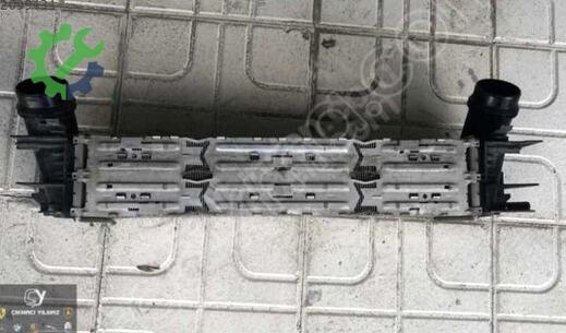 BMW 3 Serisi Intercooler Radyatörü 17517618809 çıkma parça