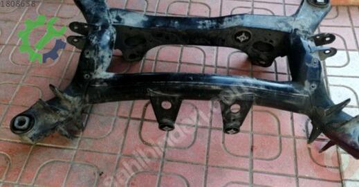 BMW 3 Serisi Arka Travers 3SERISI çıkma parça