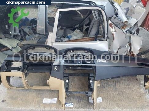 BMW 5 Serisi Torpido çıkma parça