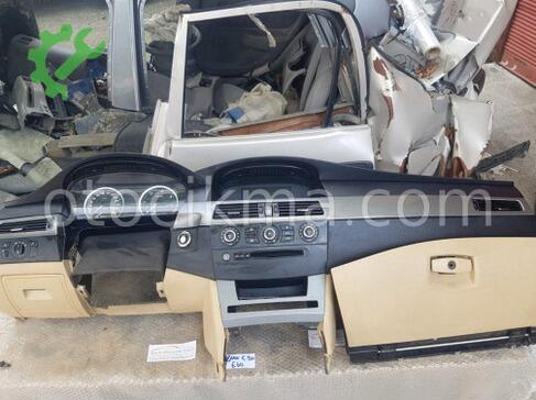 BMW 5 Serisi Torpido çıkma parça