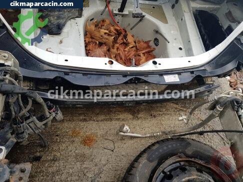 BMW 5 Serisi Arka Tampon Demiri çıkma parça
