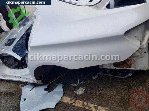 BMW 5 Serisi Sol Arka Çamurluk çıkma parça