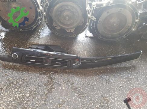 BMW 5 Serisi Torpido çıkma parça