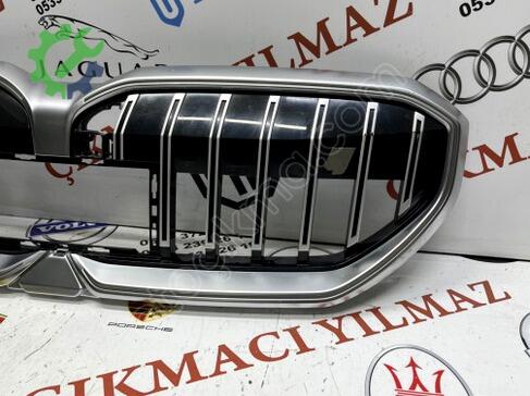 BMW 5 Serisi Ön Panjur 8084683 çıkma parça