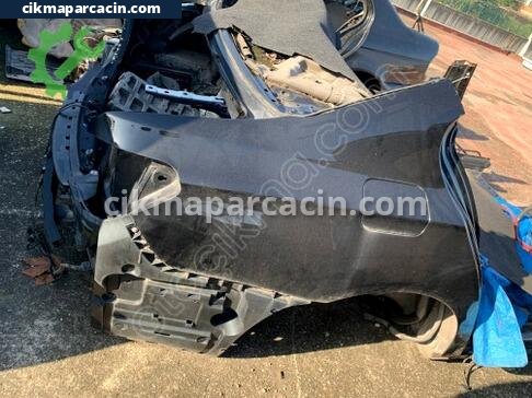 BMW 7 Serisi Sağ Arka Çamurluk çıkma parça