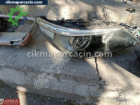 BMW 5 Serisi Sağ Ön Far çıkma parça