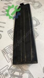BMW E60 AYAK DİNLENDİRME PLASTİĞİ