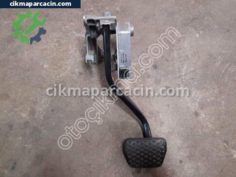BMW 1 Serisi Pedal çıkma parça