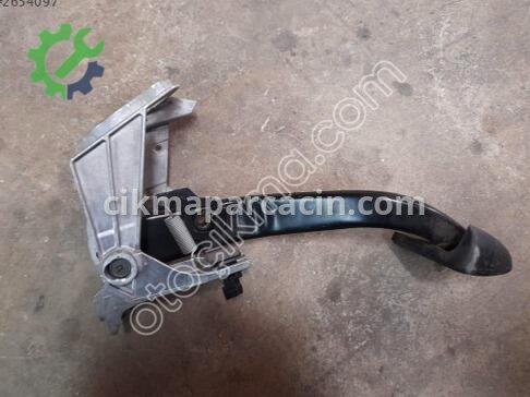 BMW 1 Serisi Fren Pedalı çıkma parça