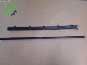 BMW E87 LCİ SAĞ ÖN KAPI İÇ DIŞ CAM SIYIRICI FİTİLİ
