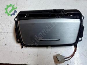 BMW E90 E87 KÜLLÜK ORTA KONSOLDAKİ