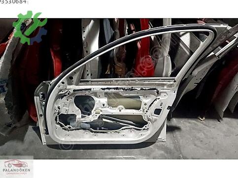 BMW 3 Serisi Sağ Kapı çıkma parça