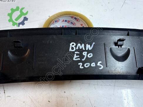BMW 3 Serisi Ön Cam Izgarası 51447058347 çıkma parça