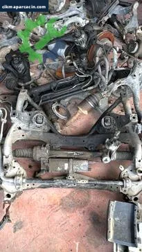BMW 3 Serisi Ön Travers çıkma parça
