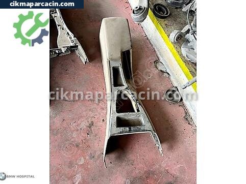 BMW 3 Serisi Orta Konsol çıkma parça
