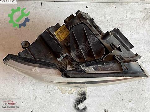 BMW 3 Serisi Sağ Ön Far çıkma parça
