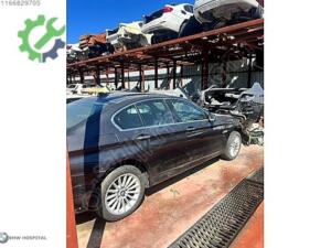 BMW F10 5 SERİSİ SAĞ ÖN KAPI CAM ÇITASI