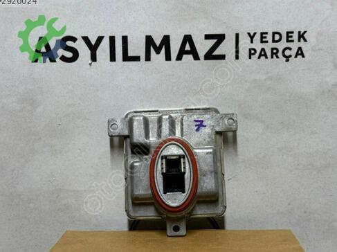 BMW 1 Serisi Far 7318327 çıkma parça