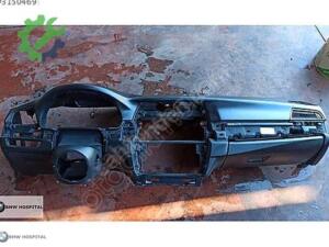BMW F10 GÖĞÜSLÜK DİKİŞSİZ SİYAH ( ORJİNAL )