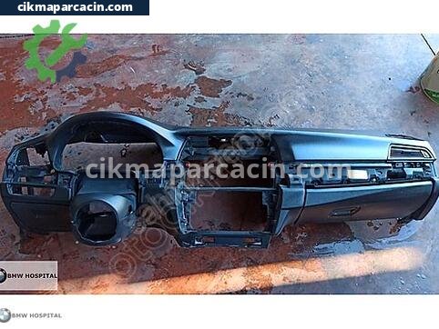 BMW 5 Serisi Göğüslük çıkma parça