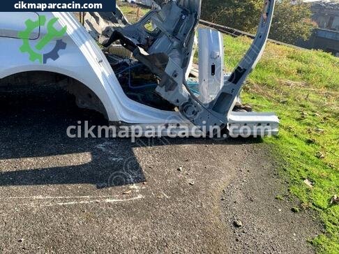 BMW 5 Serisi Sağ Marşpiyel Sacı çıkma parça