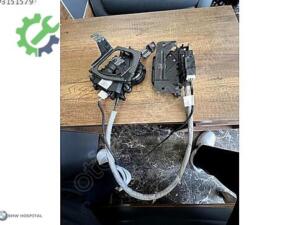 BMW F10 ORJİNAL KAPI KİLİDİ VAKUMLU 16367210 ORJINAL