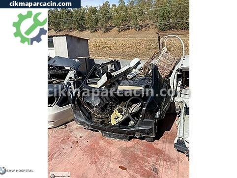 BMW 5 Serisi Sol Arka Çamurluk çıkma parça