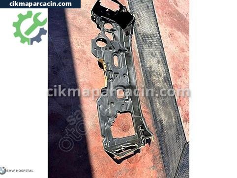 BMW 6 Serisi Göğüslük çıkma parça