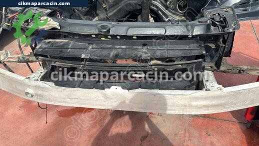BMW 1 Serisi Ön Tampon Demiri çıkma parça