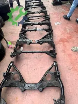 BMW 1 Serisi Ön Travers çıkma parça