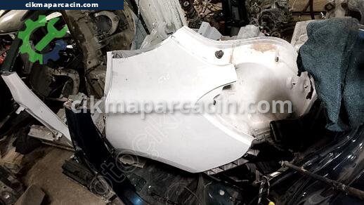 BMW 1 Serisi Sol Arka Çamurluk çıkma parça