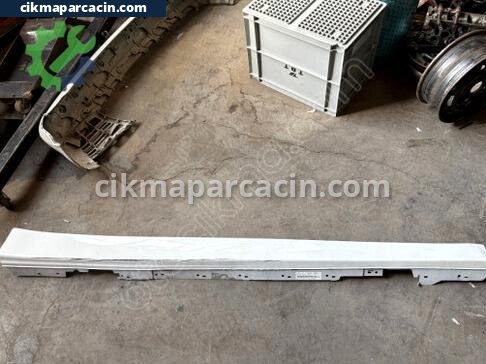 BMW 3 Serisi Marşpiyel Kaplaması çıkma parça