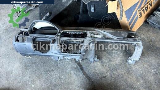 BMW 4 Serisi Torpido çıkma parça