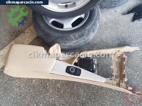 BMW 3 Serisi Orta Konsol çıkma parça