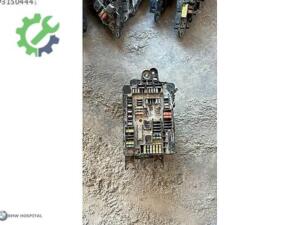 BMW F32 4 SERİSİ SİGORTA KUTUSU ( ORJİNAL )