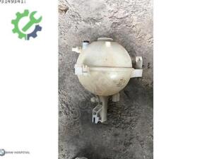 BMW G11 G30 YEDEK SU DEPOSU ( ORJİNAL )