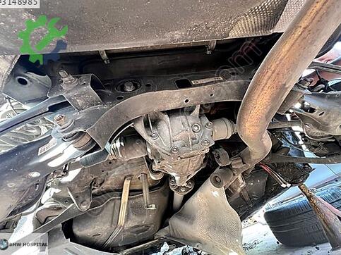 BMW 3 Serisi Arka Travers çıkma parça
