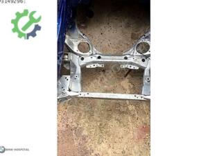 BMW G20 3 SERİSİ ÖN TRAVERS ORJ