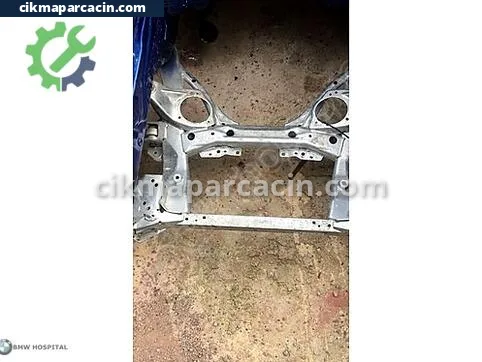 BMW 3 Serisi Ön Travers çıkma parça