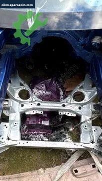 BMW 3 Serisi Ön Travers çıkma parça