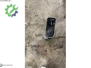 BMW G30 BAGAJ HAVUZU BAKALİTİ